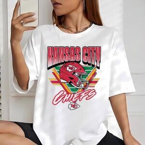 Kansas City Chiefs Triangle Retro Football Team Graphic Fan Gift T-Shirt 91